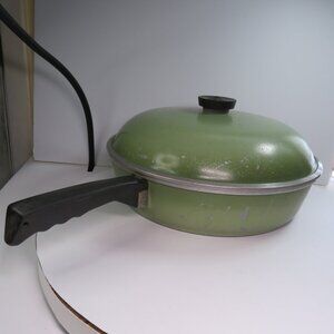 vintage Club Aluminum Chicken Fryer (a deep, large-diameter skillet) Avocado